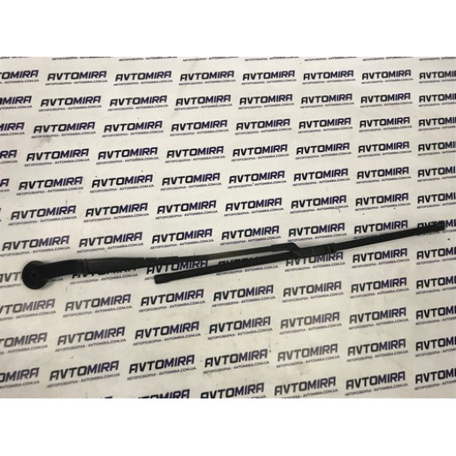 Поводок склоочисника правий Ford Focus 3 2011-2017 BM5117526BB